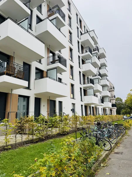 Modernes Single-Apartment - voll möbliert mit Balkon! — photo 1